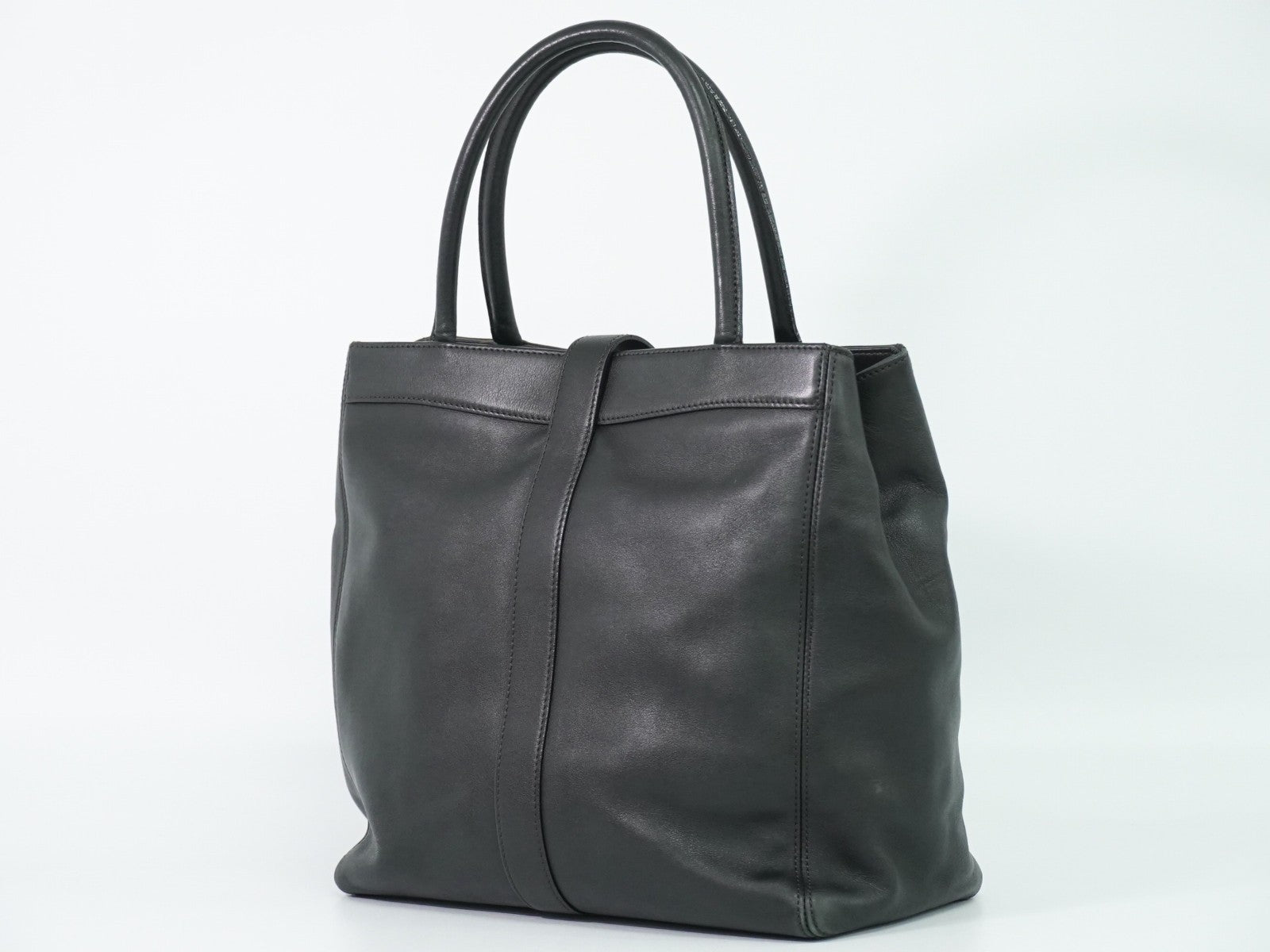 Chanel Vintage Cc Turnlock Tote Leather Black Leather Tote Bag Bag (Pre-Owned)