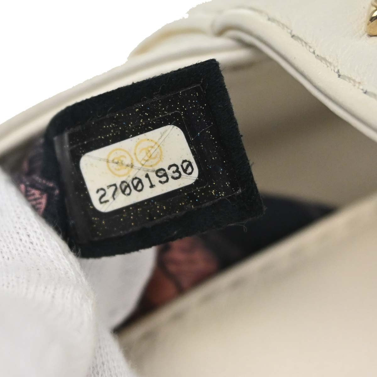 Chanel Vintage Cc Turnlock Flap Leather White Leather Shoulder Bag Bag (Pre-Owned)