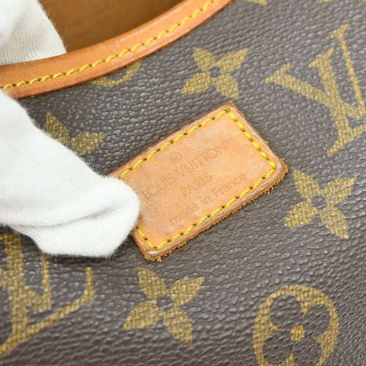 Louis Vuitton Saumur Monogram Canvas Brown Canvas Handbag (Pre-Owned)