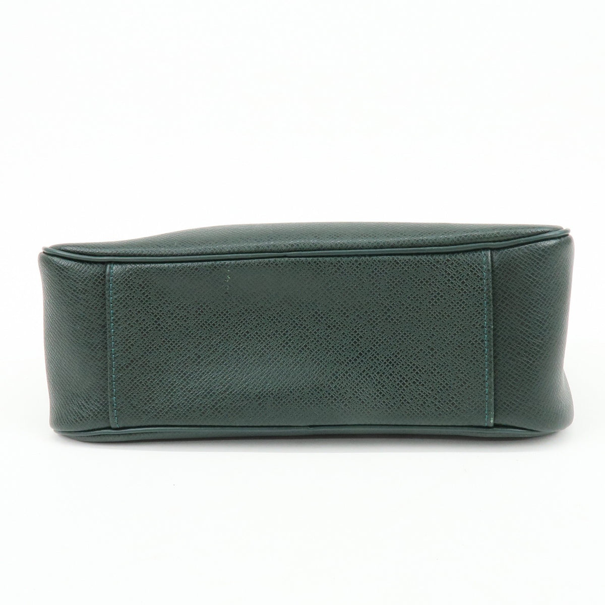 Louis Vuitton Toiletry Pouch Taiga Leather Green Leather Clutche & Pouche Bag (Pre-Owned)