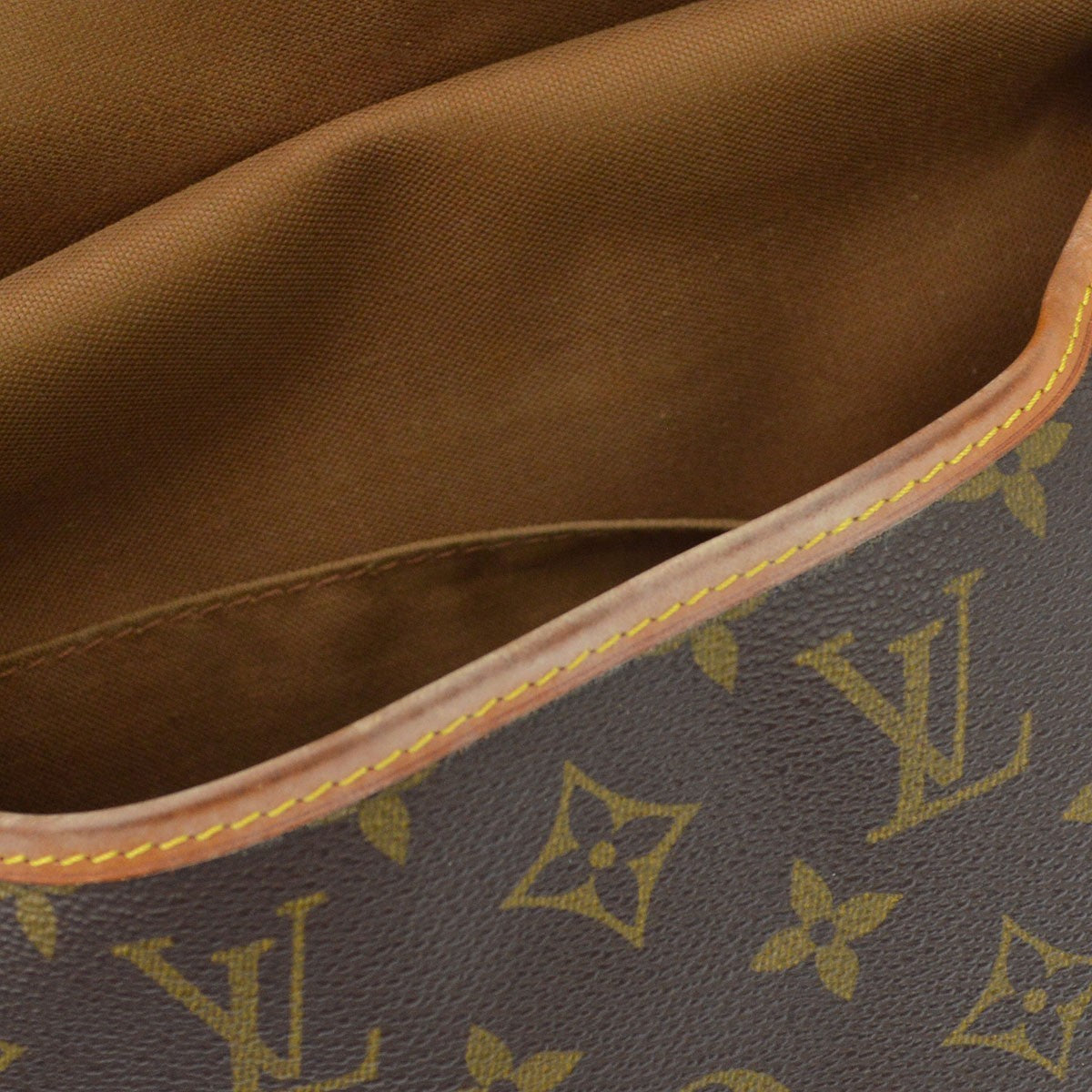Louis Vuitton Saumur Monogram Canvas Brown Canvas Shoulder Bag Bag (Pre-Owned)