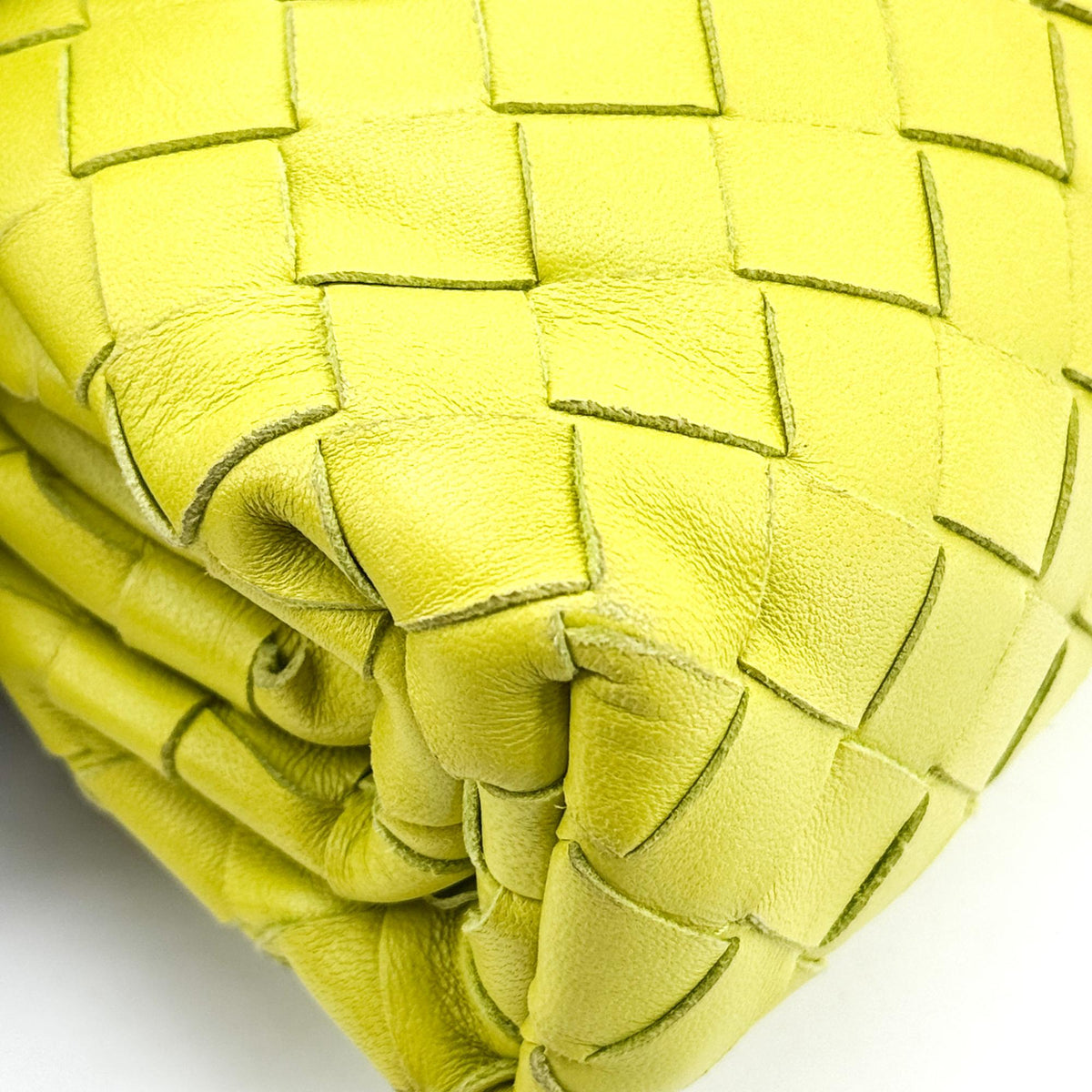 Bottega Veneta The Pouch Intrecciato Nappa Green Leather Clutche & Pouche Bag (Pre-Owned)