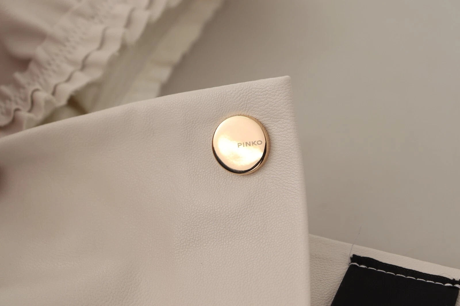 PINKO White Square Neck Button Down Crop Women's Blouse (Pre-Owned)