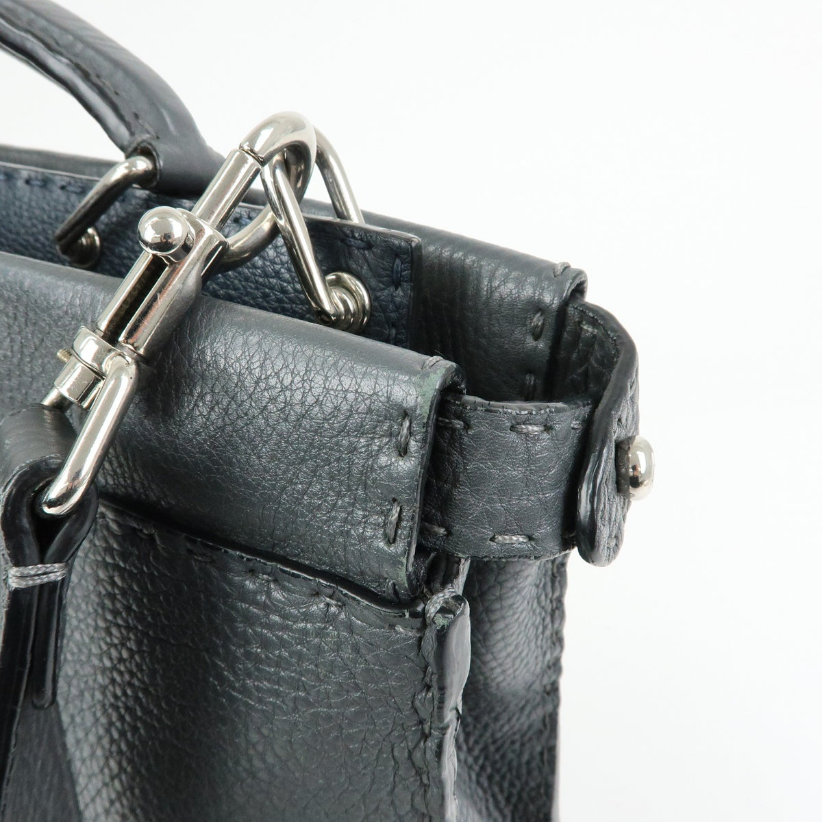 Fendi Selleria Peekaboo Grainy Leather Gray Leather Handbag (Pre-Owned)