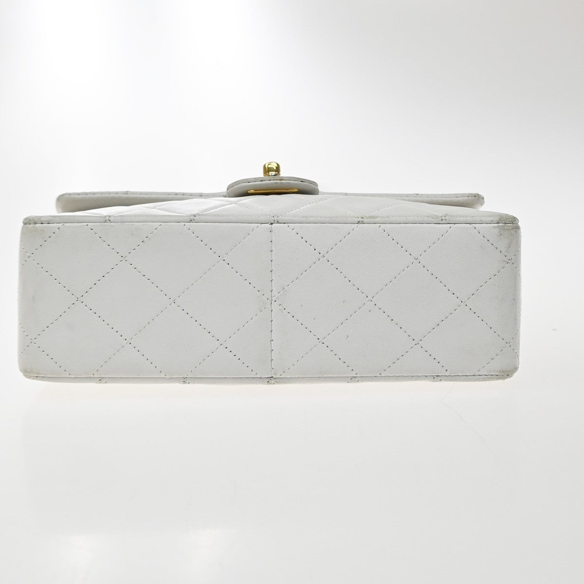Chanel Vintage Square Classic Flap Quilted Lambskin White Leather Shoulder Bag Bag (Pre-Owned)