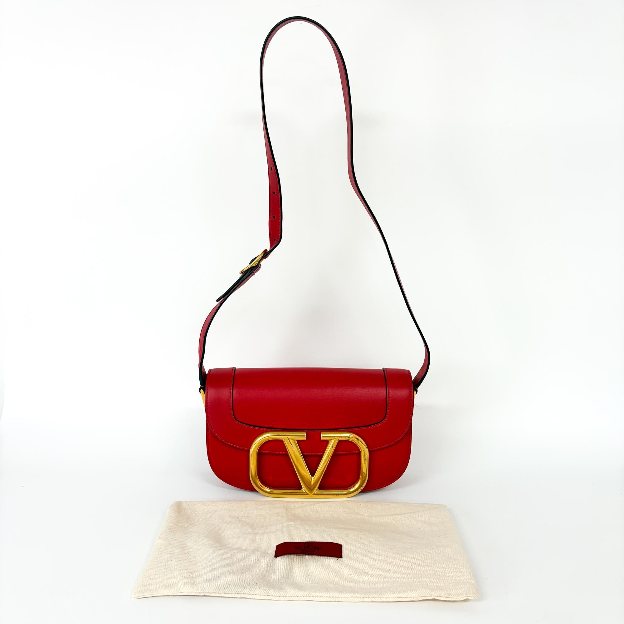 Valentino Garavani Supervee Leather Gold Leather Crossbody Bag Bag (Pre-Owned)