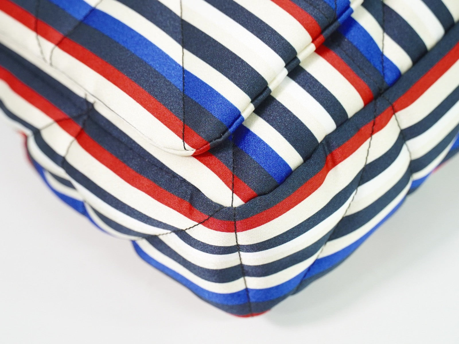 Saint Laurent Jamie Flap Quilted Printed Silk Multicolour Silk Shoulder Bag Bag (Pre-Owned)