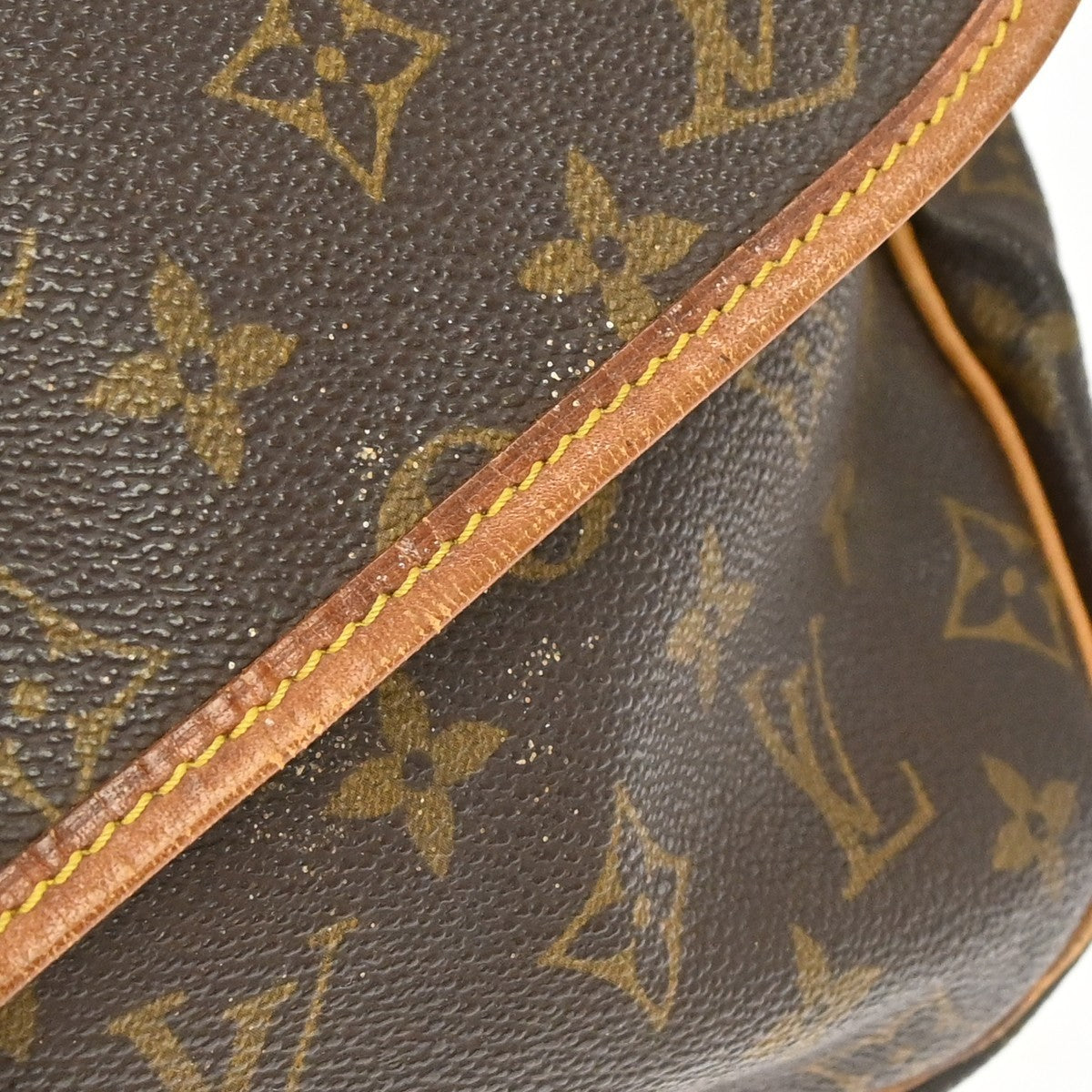 Louis Vuitton Saumur Monogram Canvas Brown Canvas Handbag (Pre-Owned)