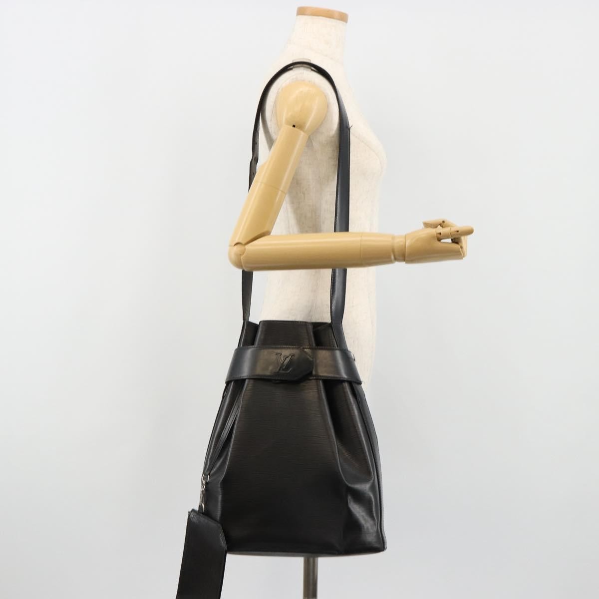 Louis Vuitton Vintage Sac D'epaule Epi Leather Black Leather Handbag (Pre-Owned)