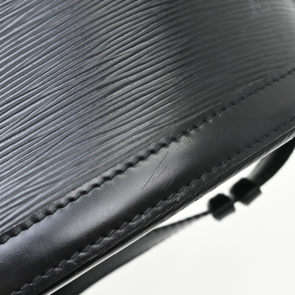 Louis Vuitton Cluny Epi Leather Black Leather Shoulder Bag Bag (Pre-Owned)