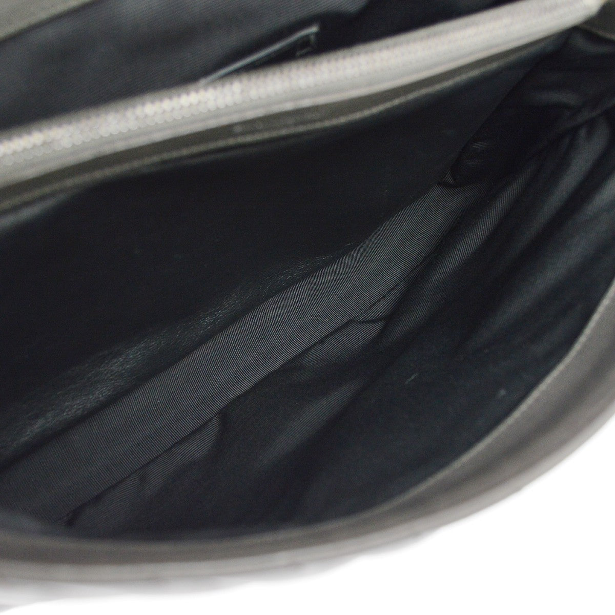 Saint Laurent Classic Monogram College Matelasse Chevron Leather Gray Leather Handbag (Pre-Owned)