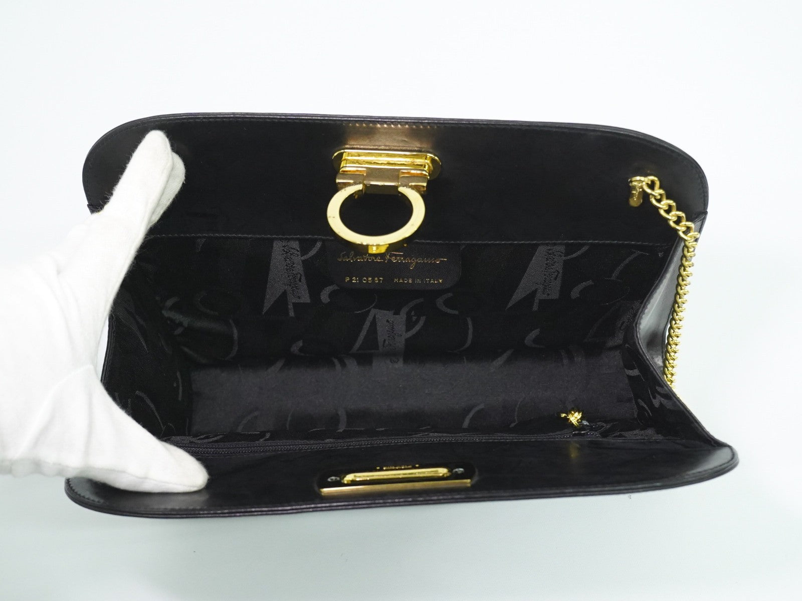 Salvatore Ferragamo Vintage Gancini Chain Leather Black Leather Shoulder Bag Bag (Pre-Owned)