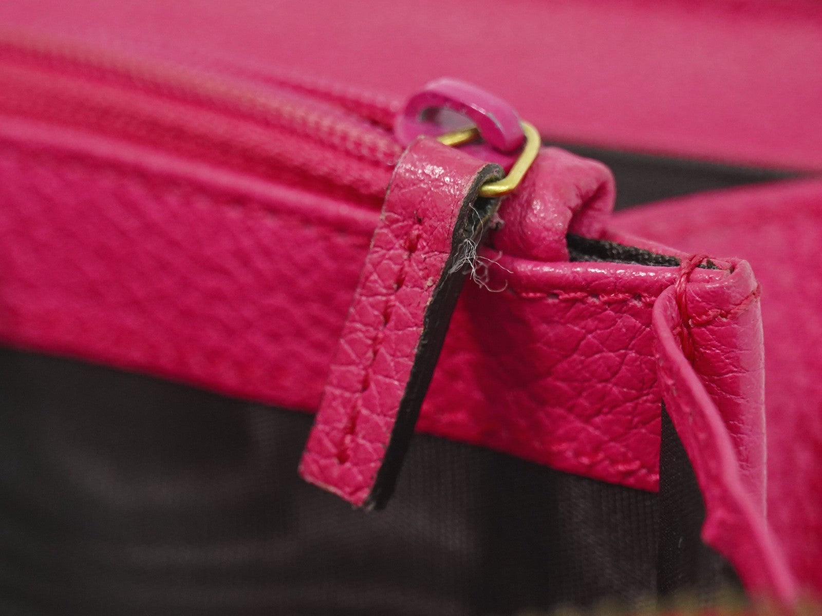 Gucci Vintage Logo Zip Around Leather Pink Leather Wallets Accessory (Pre-Owned)