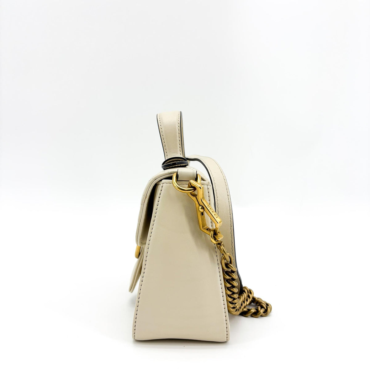 Gucci Gg Marmont Top Handle Flap Matelasse Leather White Leather Handbag (Pre-Owned)