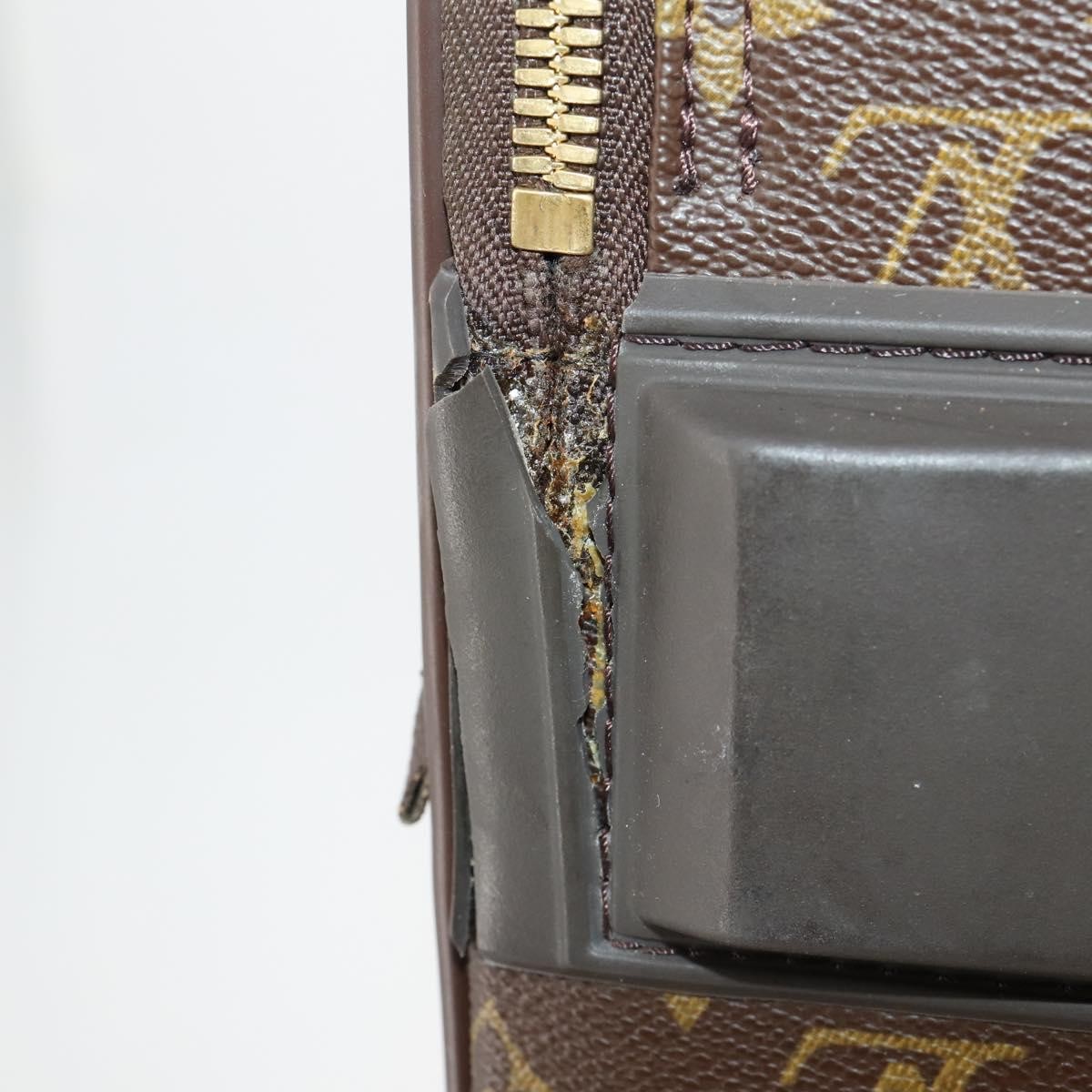 Louis Vuitton Pegase Luggage Monogram Canvas Brown Canvas Travel Bag Bag (Pre-Owned)
