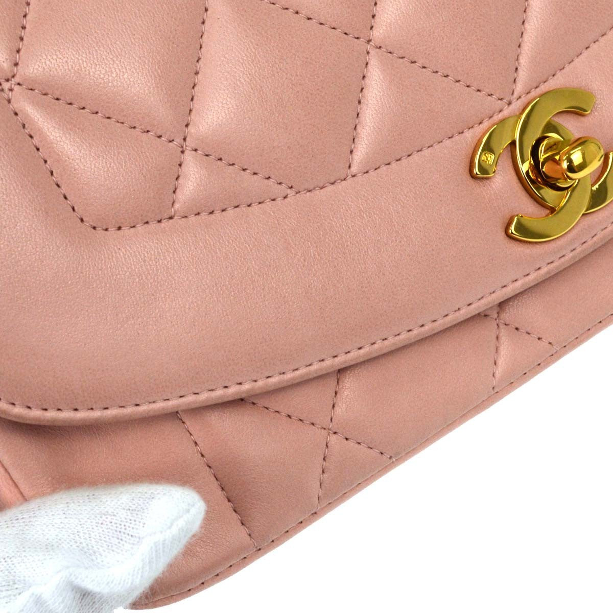 Chanel Vintage Diana Flap Quilted Lambskin Pink Leather Shoulder Bag Bag (Pre-Owned)