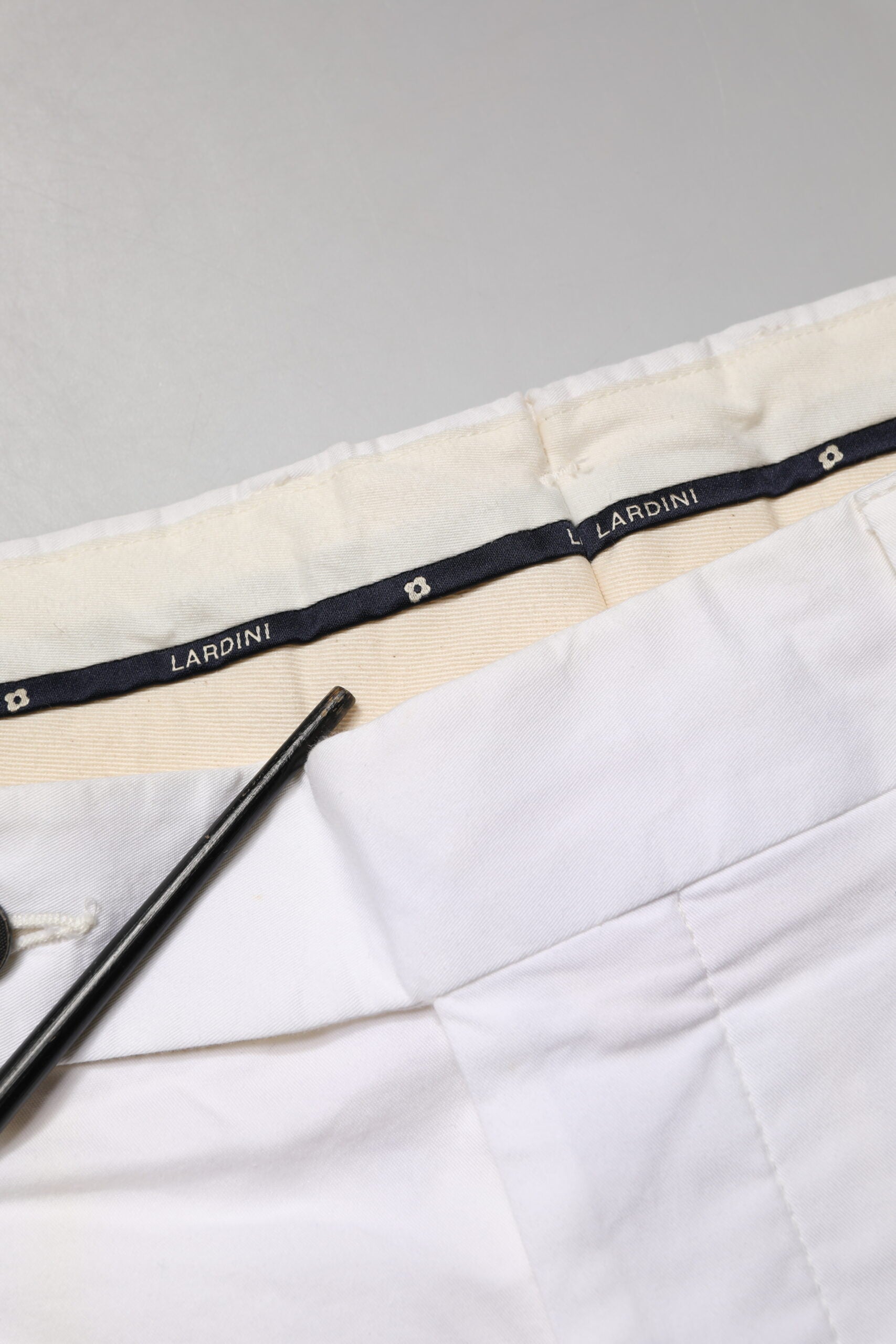 Lardini White Cotton Stretch Tapered Mid Waist Chino Men's Pants (Pre-Owned)