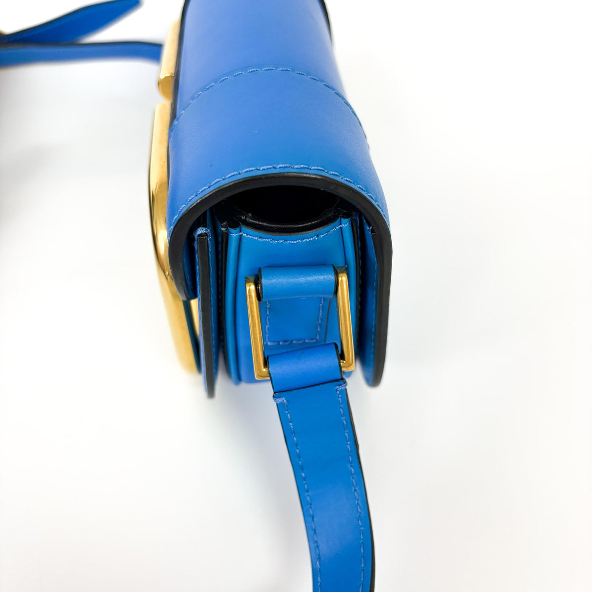 Valentino Garavani Supervee Leather Blue Leather Crossbody Bag Bag (Pre-Owned)