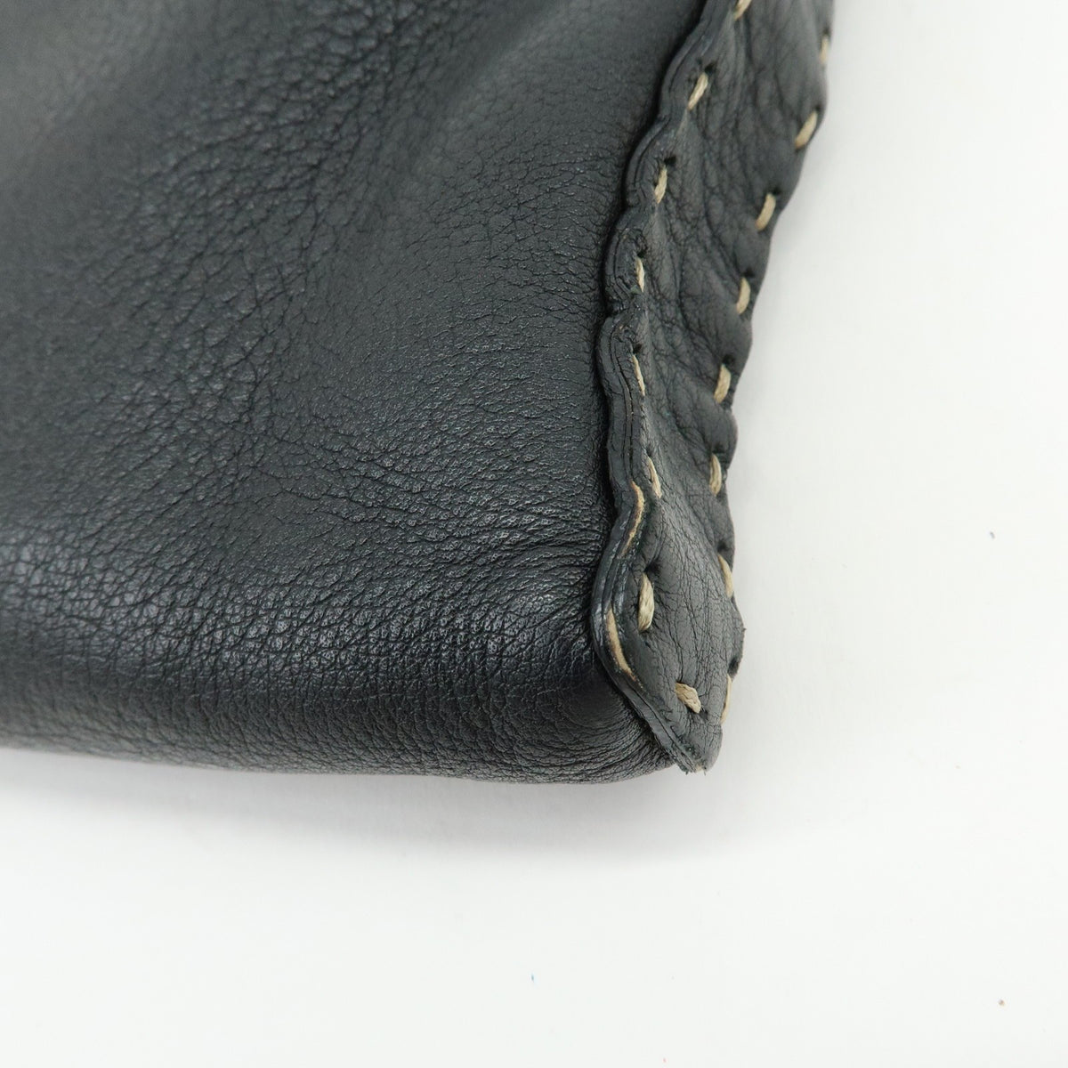 Fendi Vintage Selleria Zip Messenger Leather Black Leather Handbag (Pre-Owned)