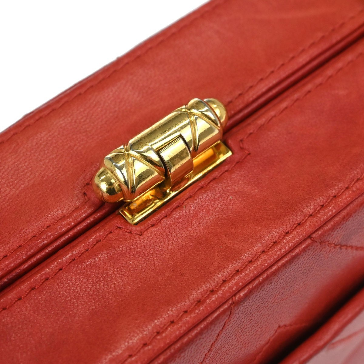 Chanel Camera Chevron Lambskin Red Leather Handbag (Pre-Owned)