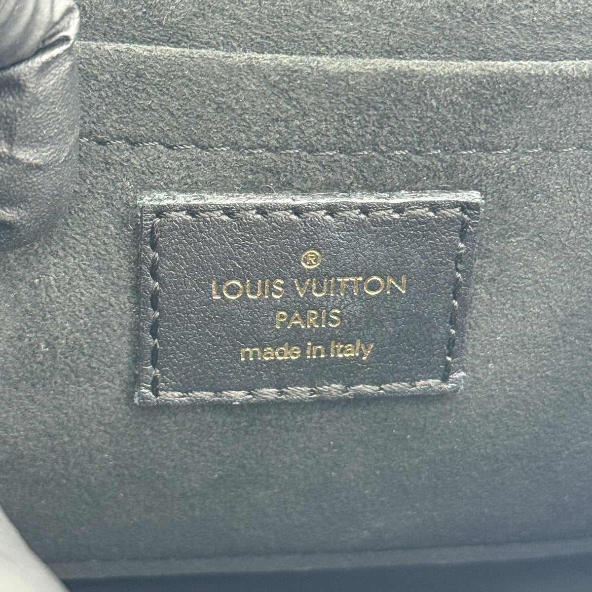 Louis Vuitton New Wave Chain Quilted Leather Black Leather Handbag (Pre-Owned)