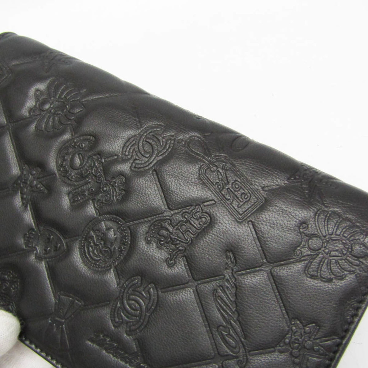 Chanel Lucky Symbols Yen Embossed Quilted Patent Black Leather Wallets Accessory (Pre-Owned)