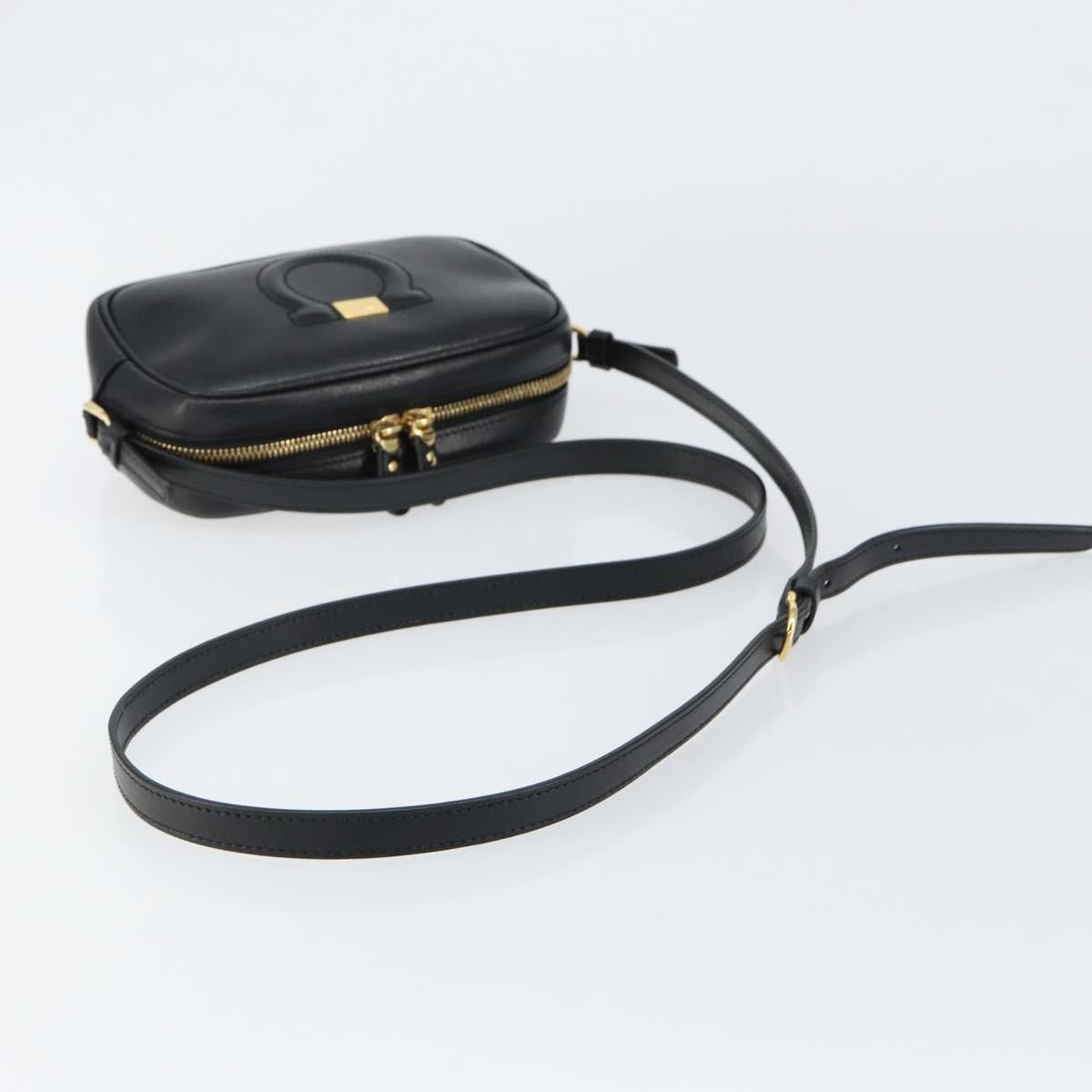 Salvatore Ferragamo City Camera Leather Black Leather Shoulder Bag Bag (Pre-Owned)