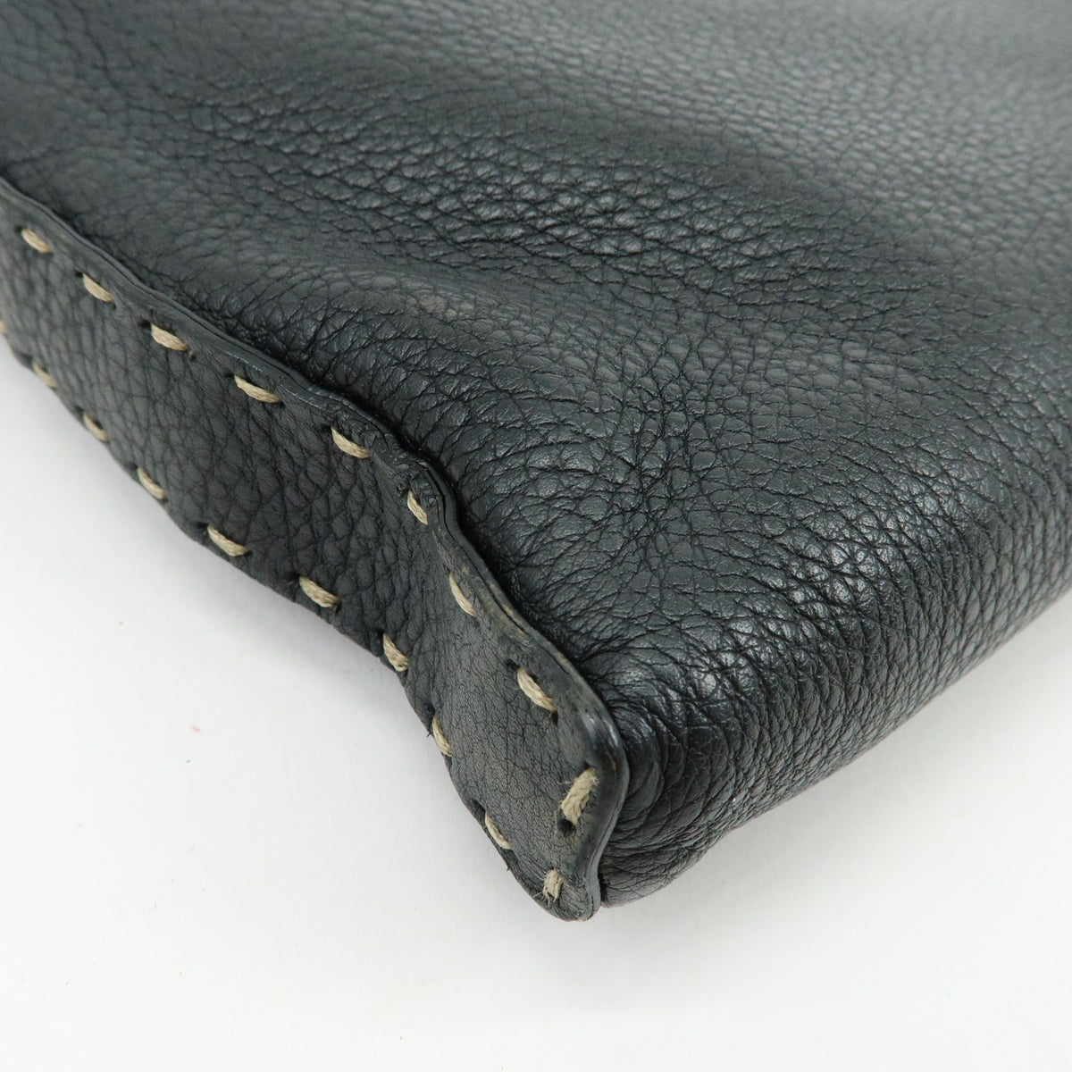 Fendi Vintage Selleria Zip Messenger Leather Black Leather Handbag (Pre-Owned)