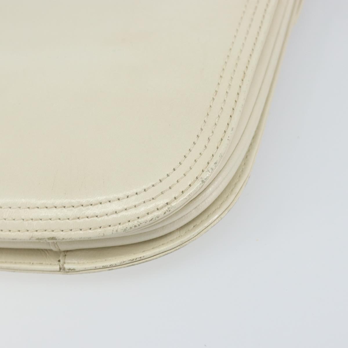 Saint Laurent Vintage Leather White Leather Shoulder Bag Bag (Pre-Owned)