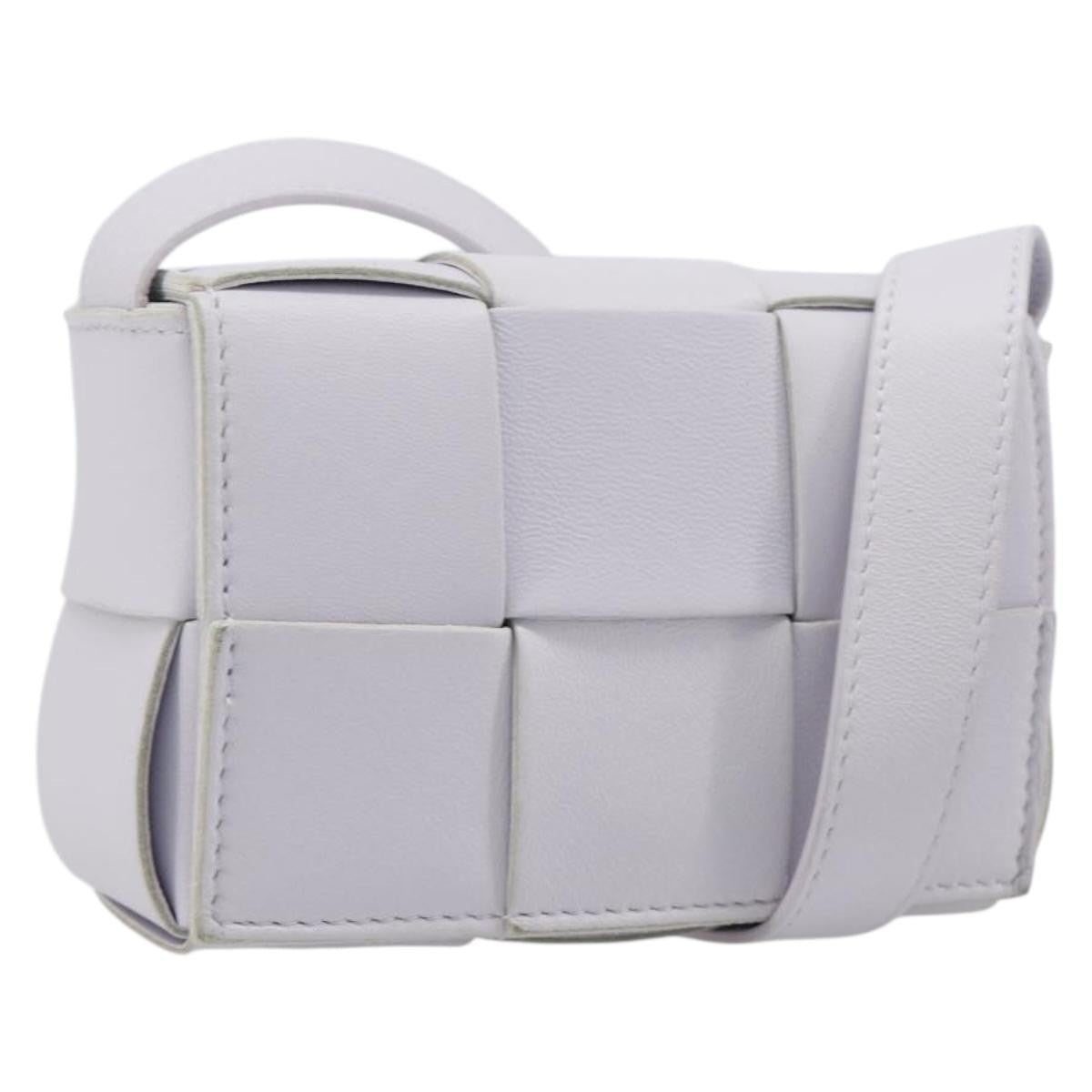 Bottega Veneta Cassette Maxi Intrecciato Leather White Leather Clutche & Pouche Bag (Pre-Owned)