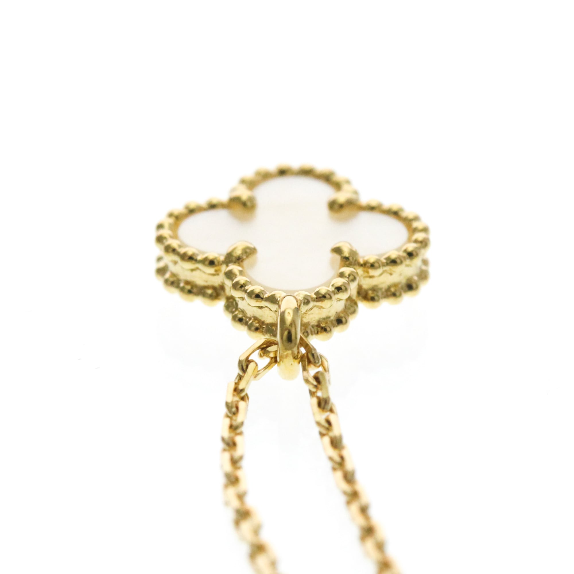 Van Cleef & Arpels Sweet Alhambra Pendant 18K Yellow Gold And Mother Of Pearl Gold Yellow_Gold Necklace Jewelry (Pre-Owned)