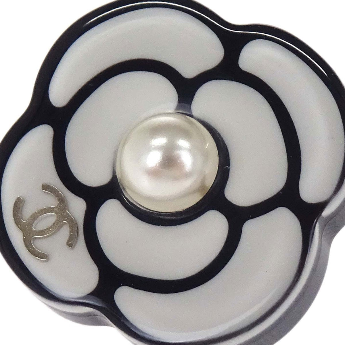 Chanel Camellia Stud Plastic White Plastic Earrings Jewelry (Pre-Owned)