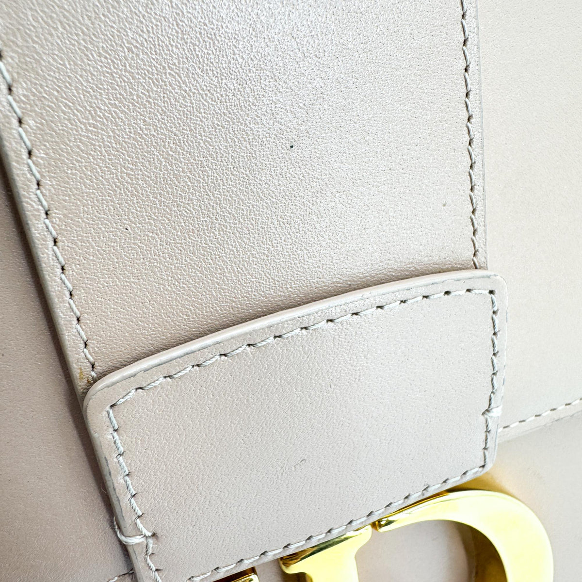 Christian Dior 30 Montaigne Flap Leather Beige Leather Handbag (Pre-Owned)