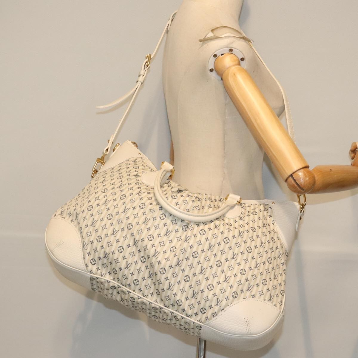 Louis Vuitton Marina Mini Lin Croisette White Canvas Handbag (Pre-Owned)