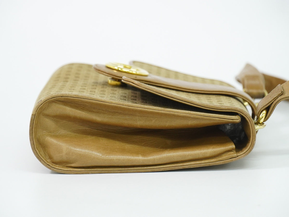 Gucci Shoulder Canvas Beige Canvas Shoulder Bag Bag (Pre-Owned)