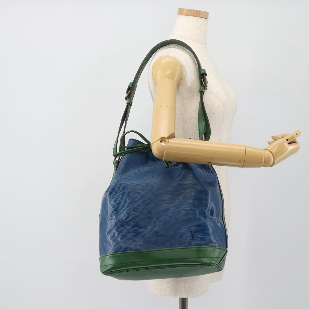 Louis Vuitton Petit Noe Nm Epi Leather Multicolour Leather Shoulder Bag Bag (Pre-Owned)
