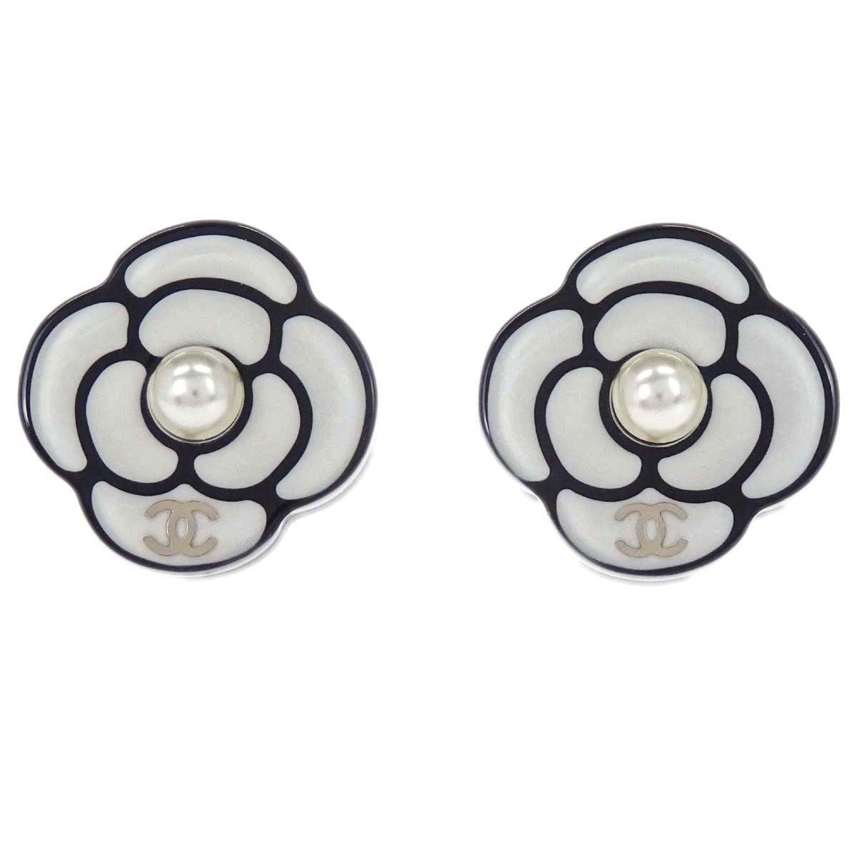 Chanel Camellia Stud Plastic White Plastic Earrings Jewelry (Pre-Owned)