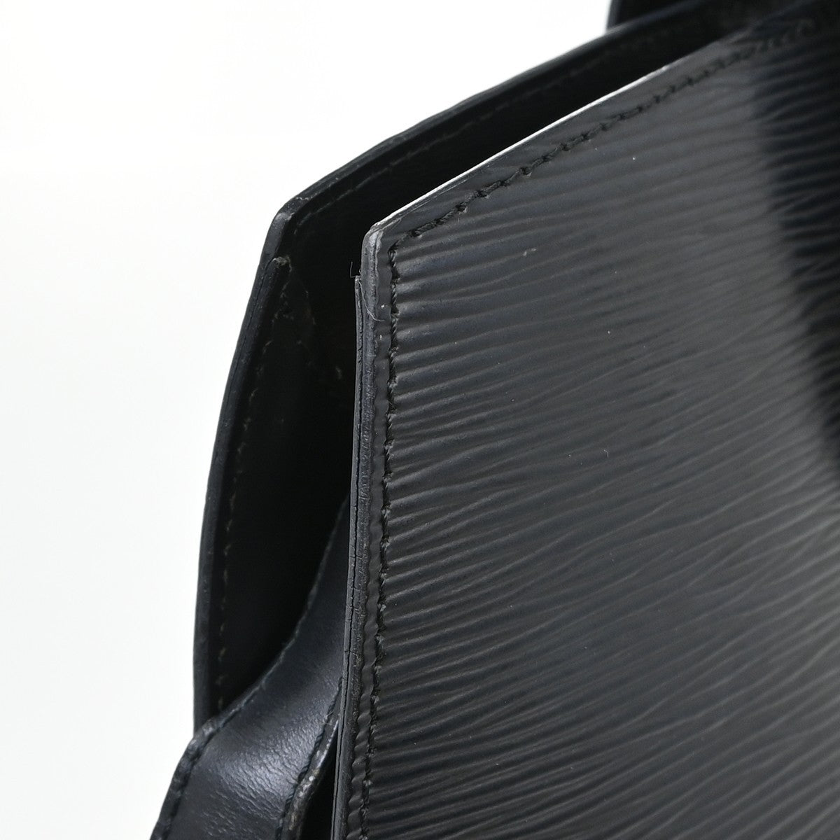 Louis Vuitton Cluny Epi Leather Black Leather Shoulder Bag Bag (Pre-Owned)