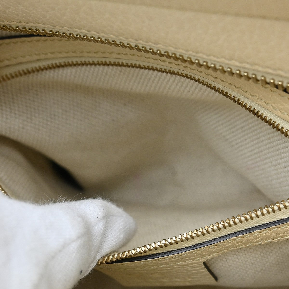 Gucci Soho Convertible Top Handle Satchel Leather Beige Leather Handbag (Pre-Owned)