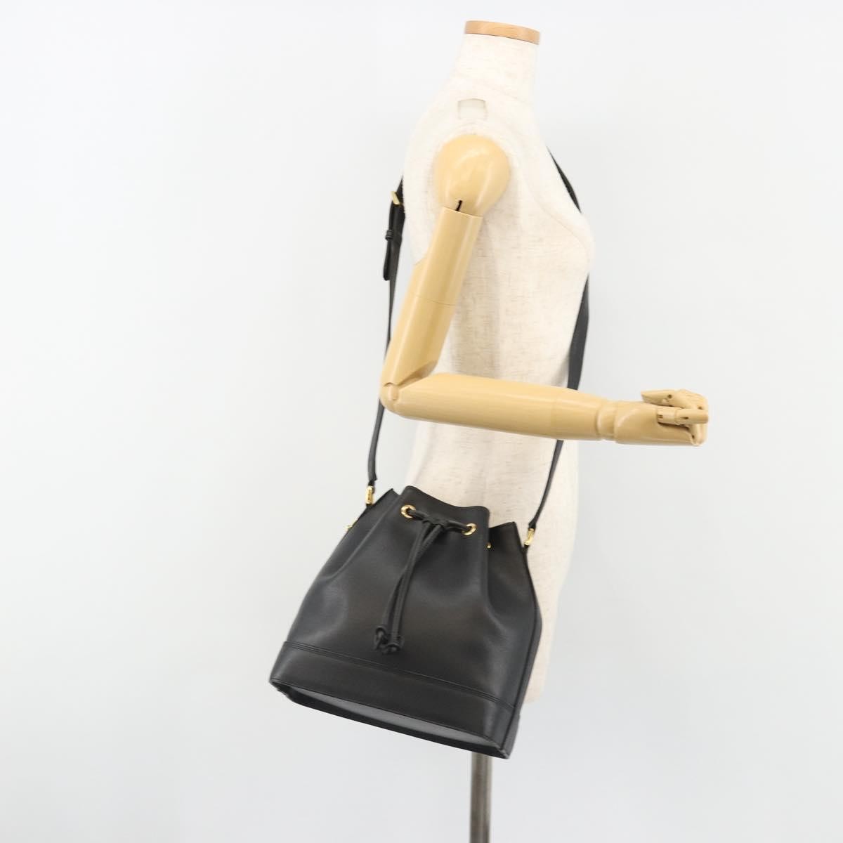 Valentino Garavani Vintage Leather Black Leather Shoulder Bag Bag (Pre-Owned)