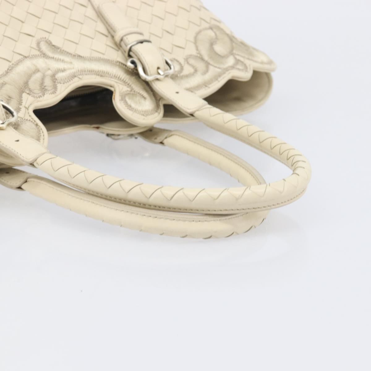 Bottega Veneta Belted Cabas Tote Intrecciato Nappa With Stitched Detail White Leather Tote Bag Bag (Pre-Owned)