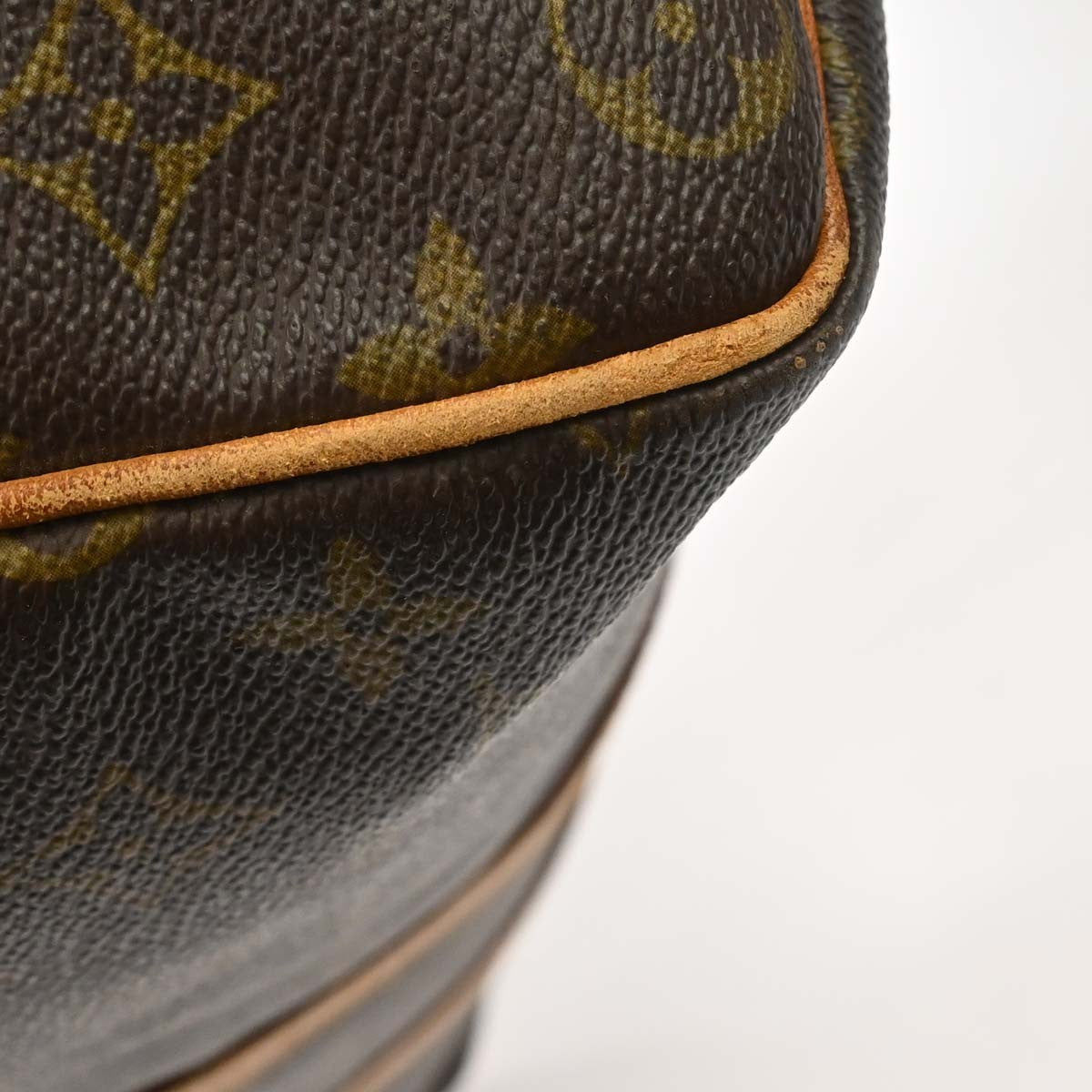 Louis Vuitton Keepall Monogram Canvas Brown Canvas Travel Bag Bag (Pre-Owned)