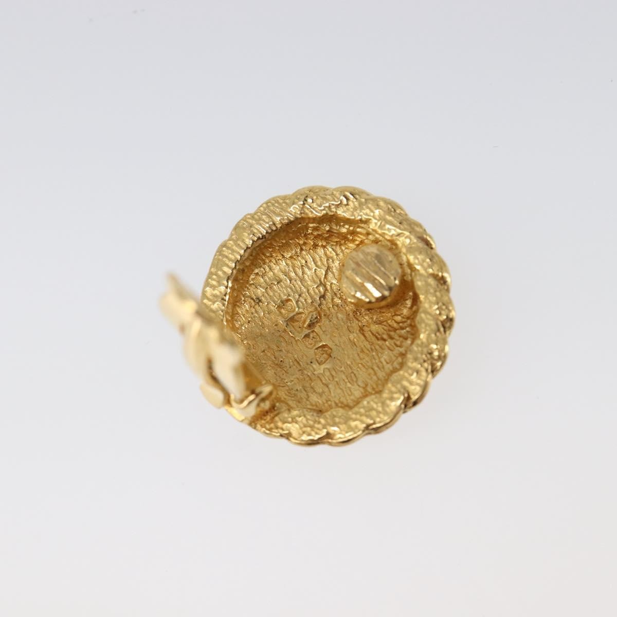 Chanel Vintage Cc Round Clip-On Metal Gold Metal Earrings Jewelry (Pre-Owned)