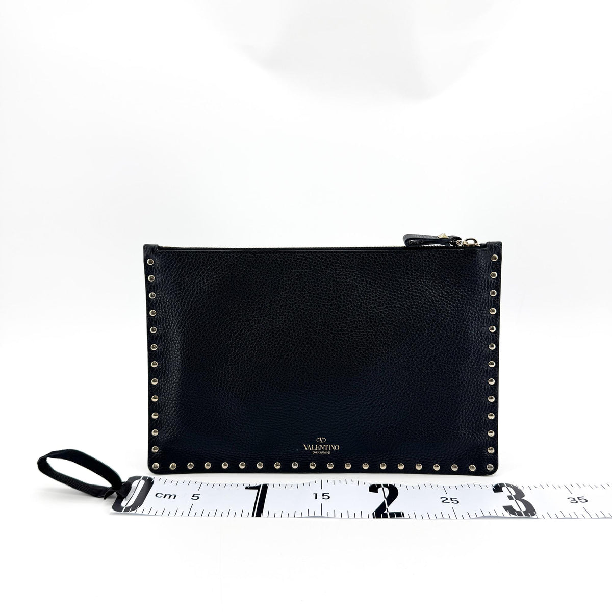 Valentino Garavani Rockstud Pouch Leather With Embossed Detail Black Leather Clutche & Pouche Bag (Pre-Owned)