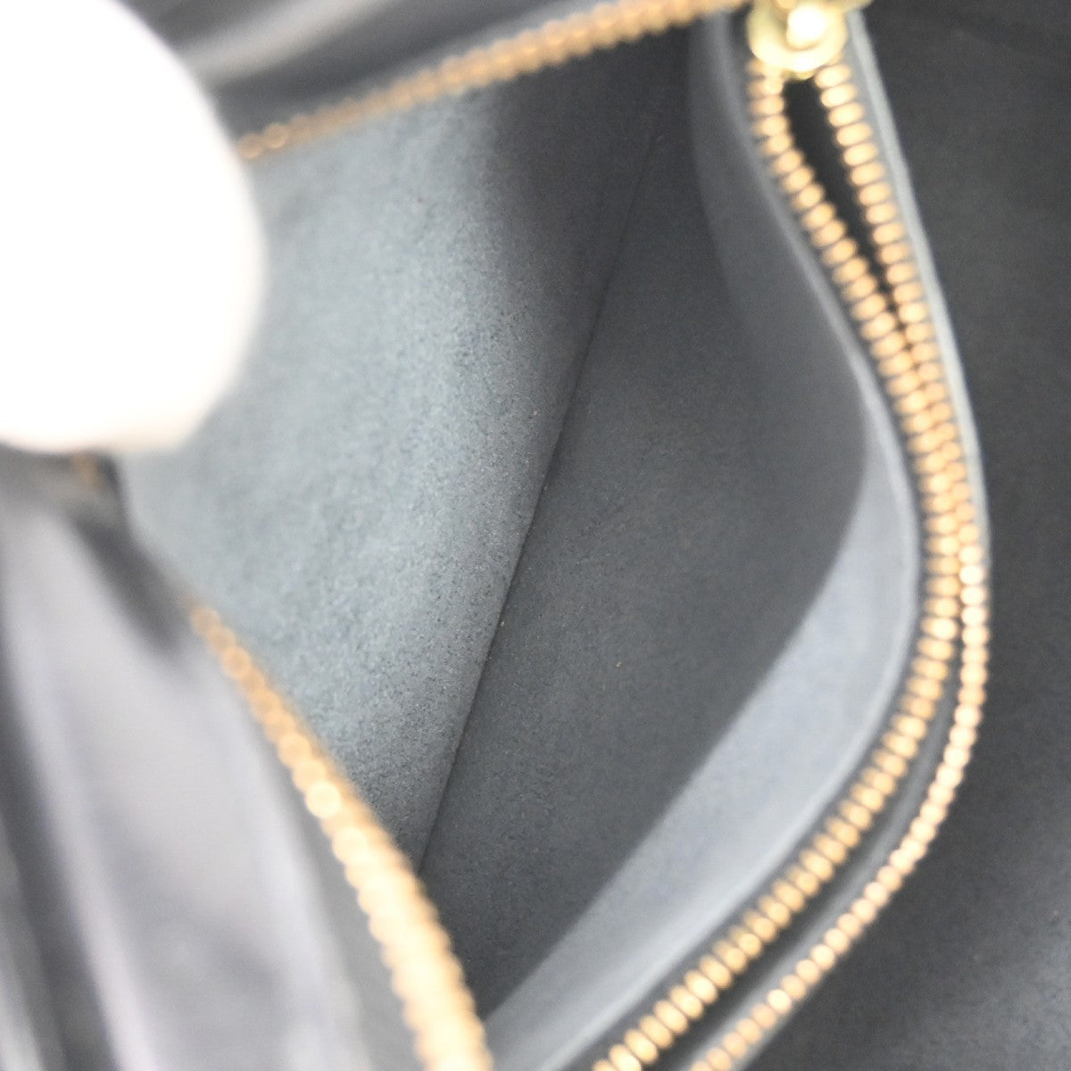 Louis Vuitton Pont Neuf Epi Black Leather Handbag (Pre-Owned)