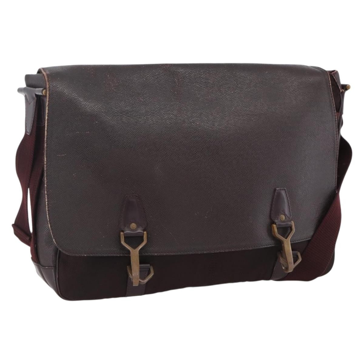 Louis Vuitton Dersou Taiga Leather And Canvas Brown Leather Shoulder Bag Bag (Pre-Owned)