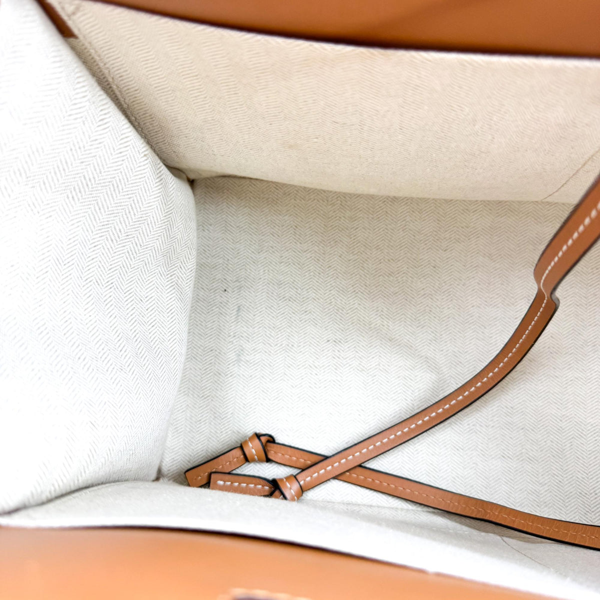 Loewe Cushion Leather Brown Leather Tote Bag Bag (Pre-Owned)