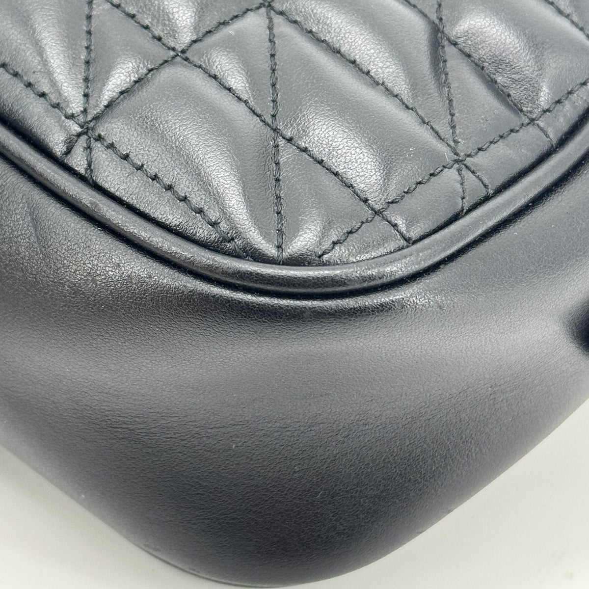Gucci Gg Marmont Wrist Matelasse Leather Black Leather Clutche & Pouche Bag (Pre-Owned)