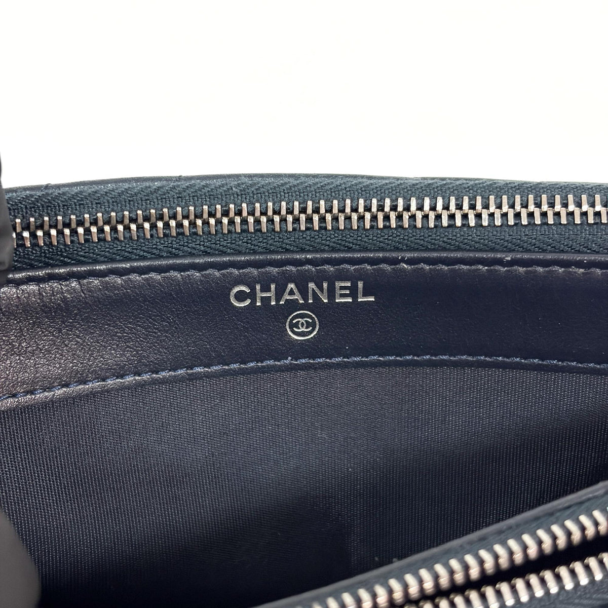 Chanel Cc Double Zip Clutch With Chain Chevron Lambskin Navy Leather Clutche & Pouche Bag (Pre-Owned)
