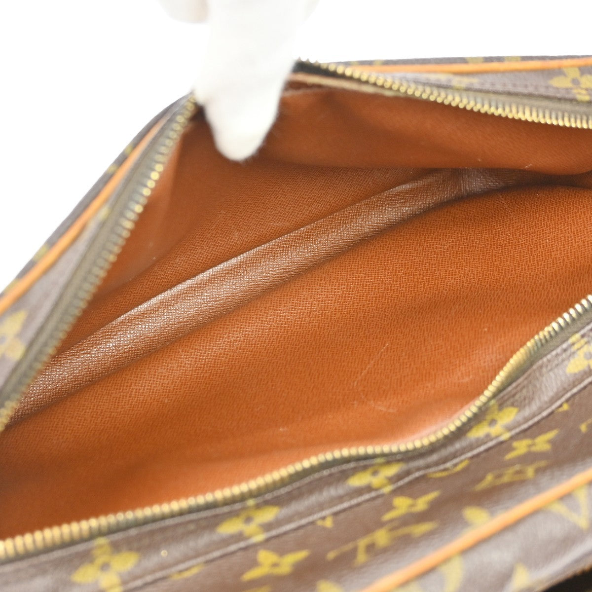 Louis Vuitton Nil Messenger Monogram Canvas Brown Canvas Shoulder Bag Bag (Pre-Owned)